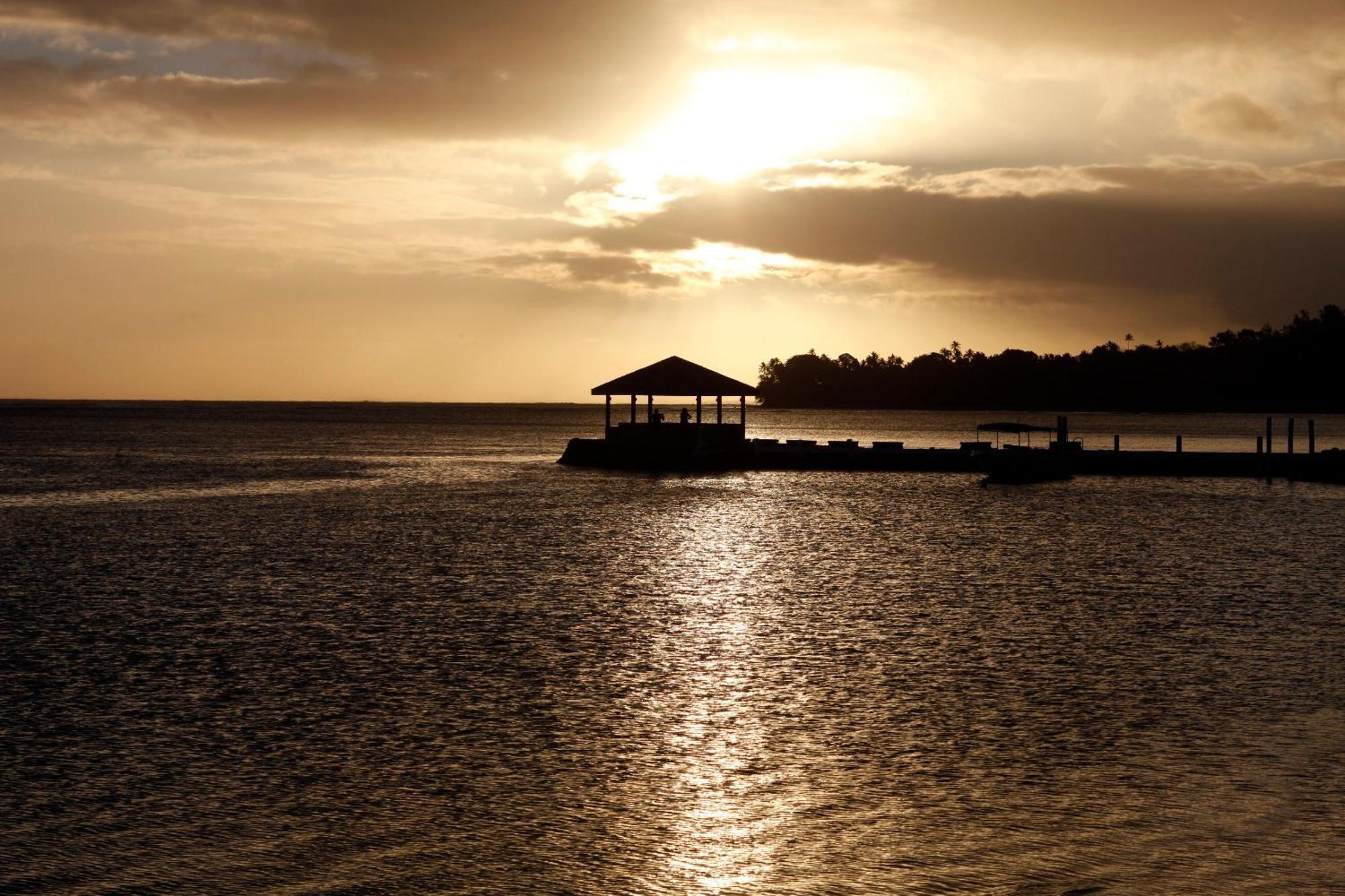 The Warwick Fiji Hotel Korolevu  Exterior photo Sunset at the beach