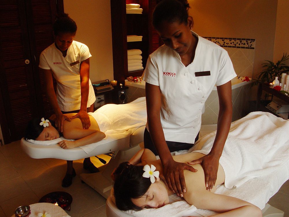 The Warwick Fiji Hotel Korolevu  Exterior photo Massage in Mauritius