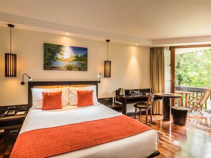 The Warwick Fiji Hotel Korolevu  Exterior photo Deluxe Room
